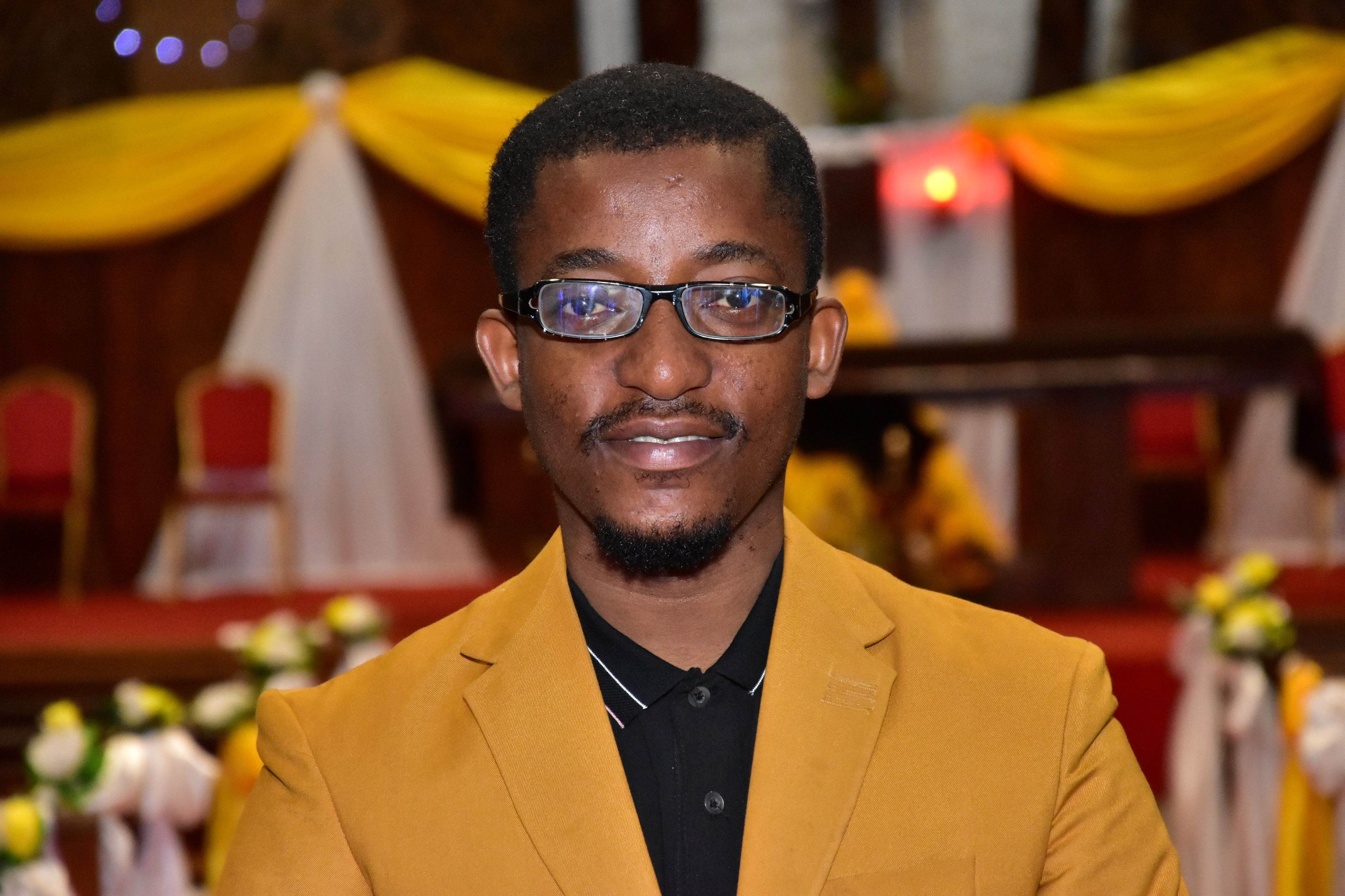 Dr GBEKLEY E. Holaly